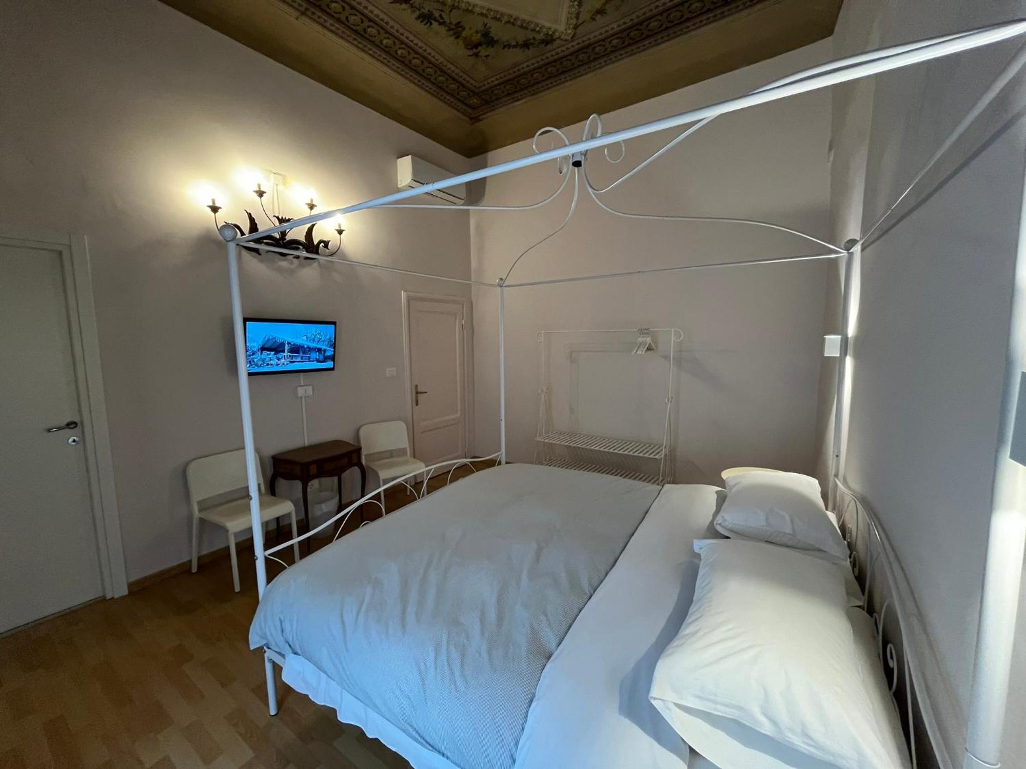 フィレンツェ ダンテ アリギエーリ Bed & Breakfast エクステリア 写真