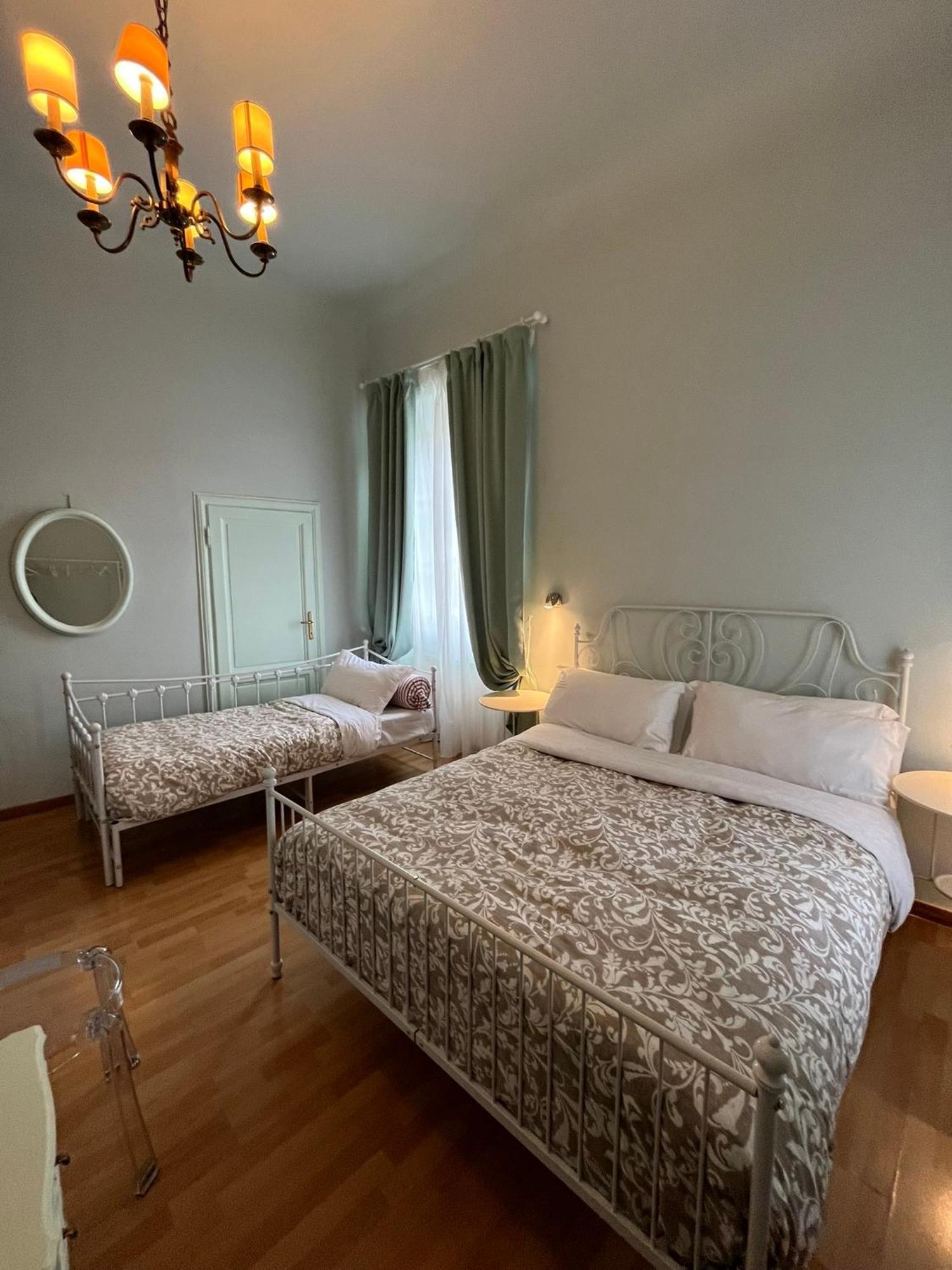 フィレンツェ ダンテ アリギエーリ Bed & Breakfast エクステリア 写真